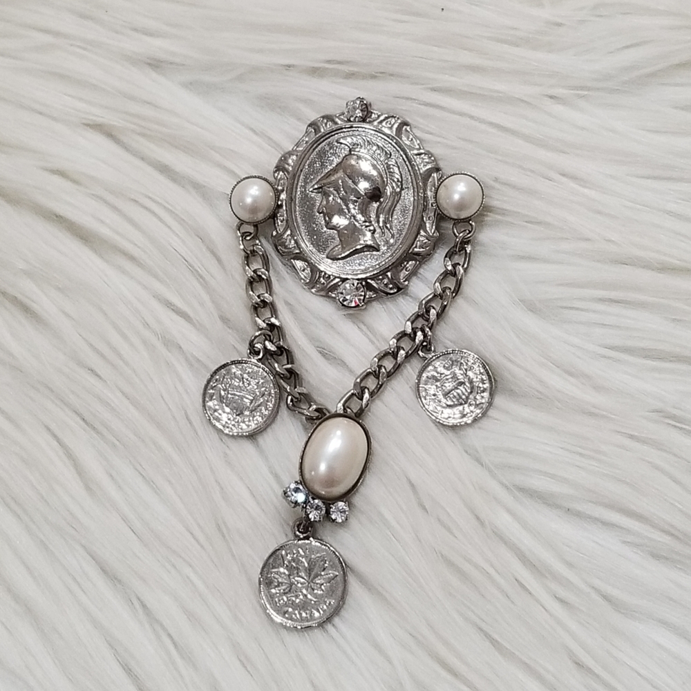 Vintage baroque brooch